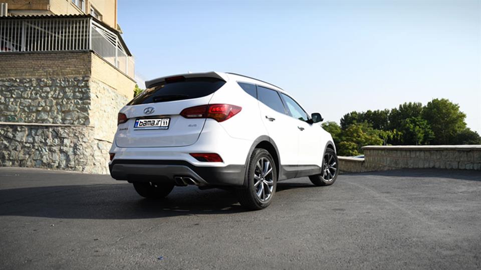 طراحی نمای عقب هیوندای سانتافه DM